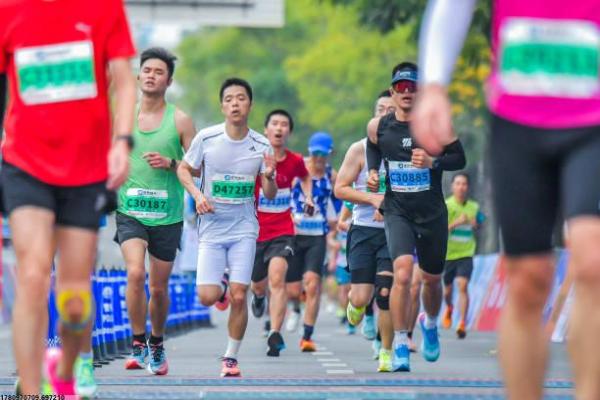 潜江体育馆散打培训班的报名信息与课程设置 潜江体育馆散打培训班的报名信息与课程设置(图1)